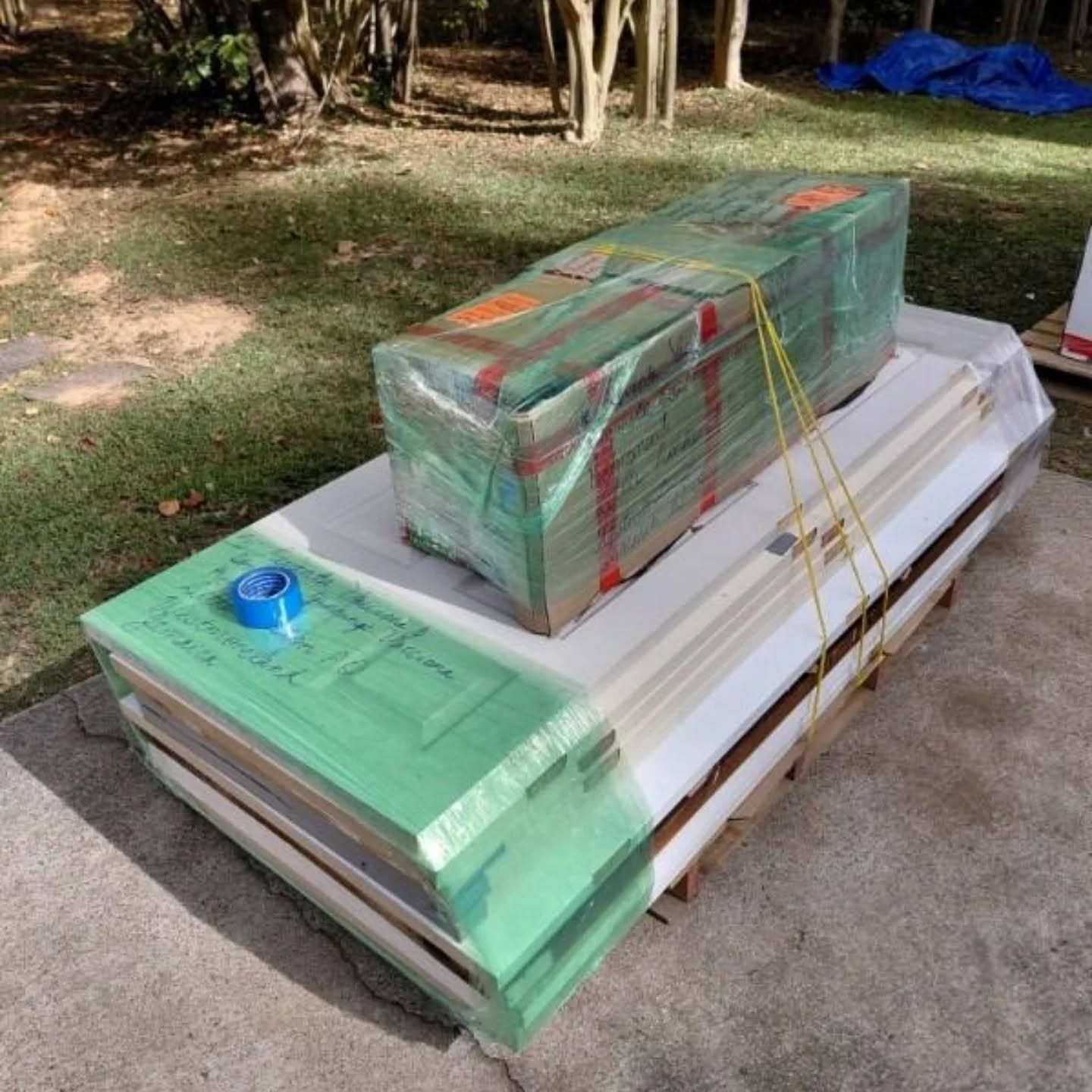 Wrapped and secured commercial pallet delivery